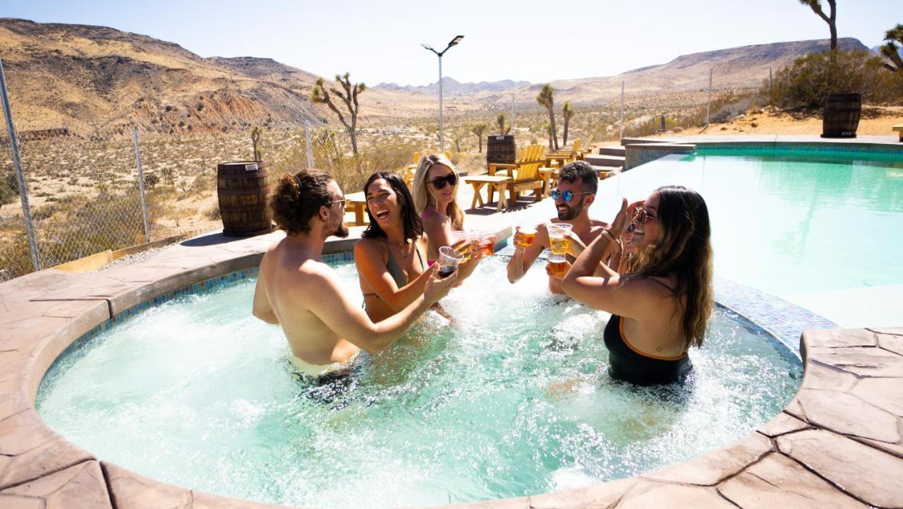 Wind Hill Hotel Yucca Valley Bagian luar foto